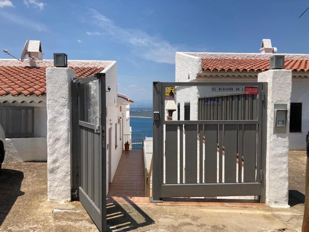 Appartement Duplex Rosas Avec Terrasse Magnifique Jacuzzi Vue Mer Eksteriør billede