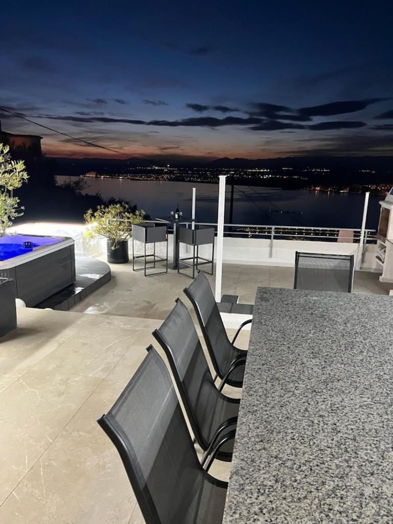 Appartement Duplex Rosas Avec Terrasse Magnifique Jacuzzi Vue Mer Eksteriør billede