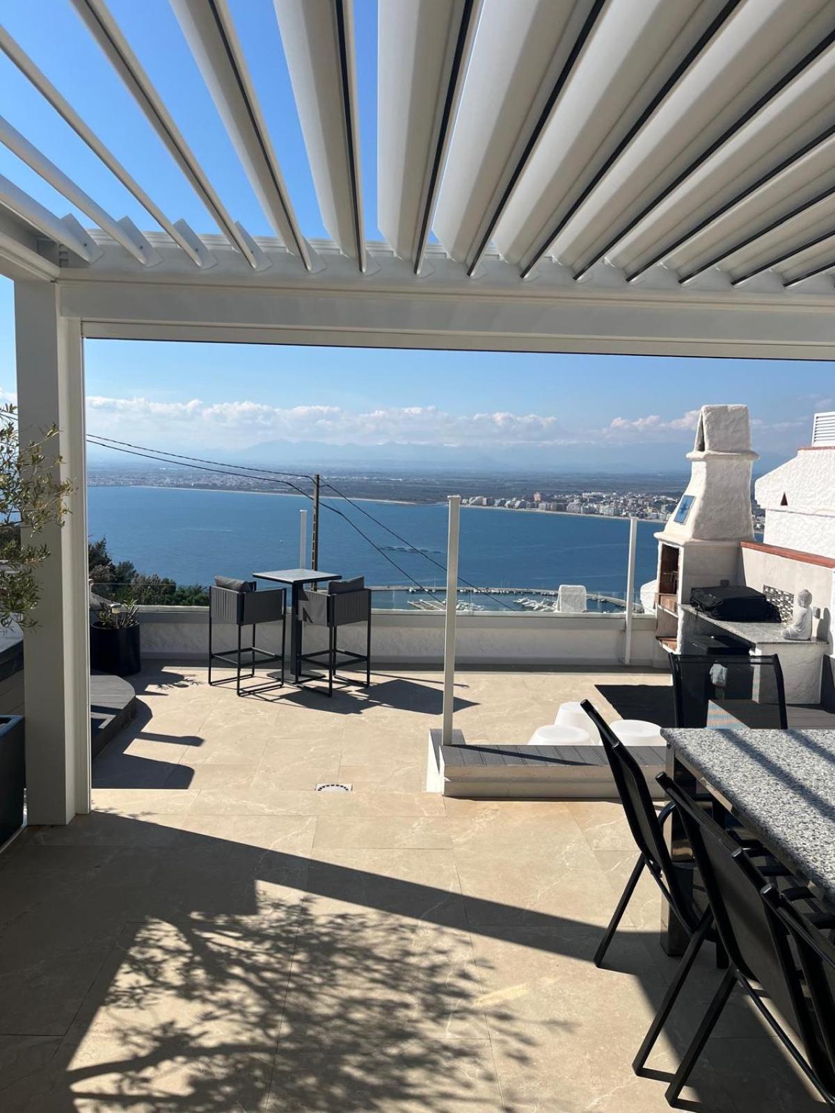 Appartement Duplex Rosas Avec Terrasse Magnifique Jacuzzi Vue Mer Eksteriør billede